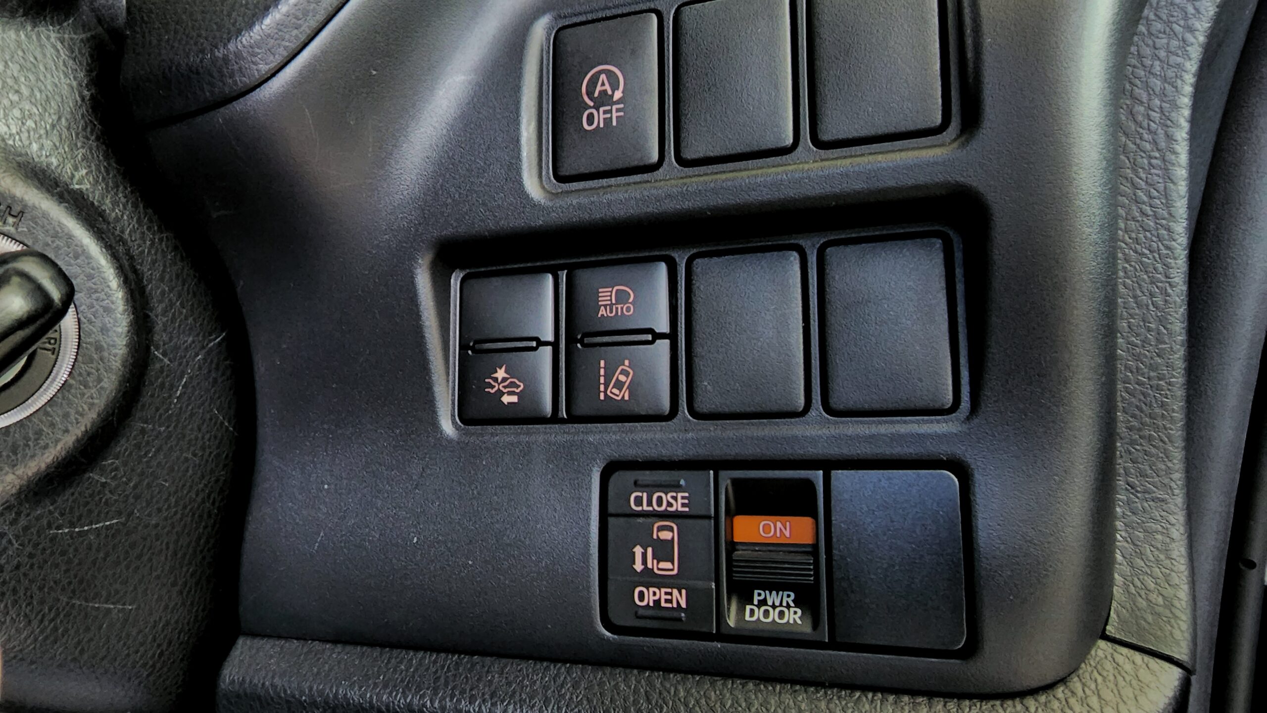 2018 Toyota Noah 8-seater MPV