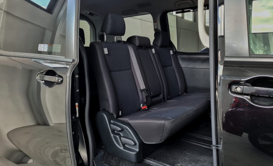 2018 Toyota Noah 8-seater MPV