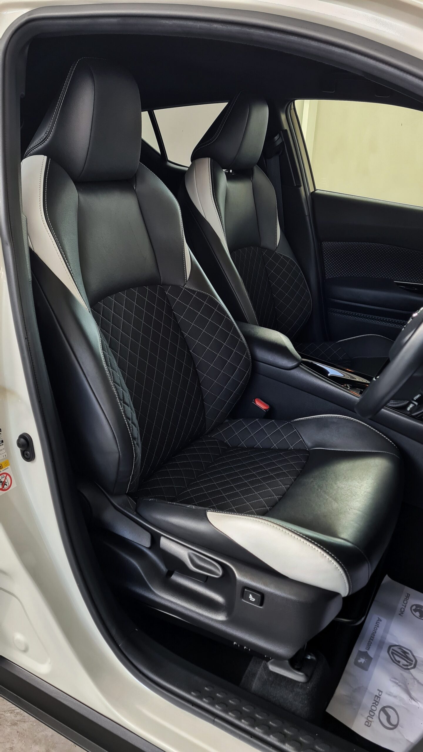 2019 Toyota CHR G Nero 1.8L Hybrid